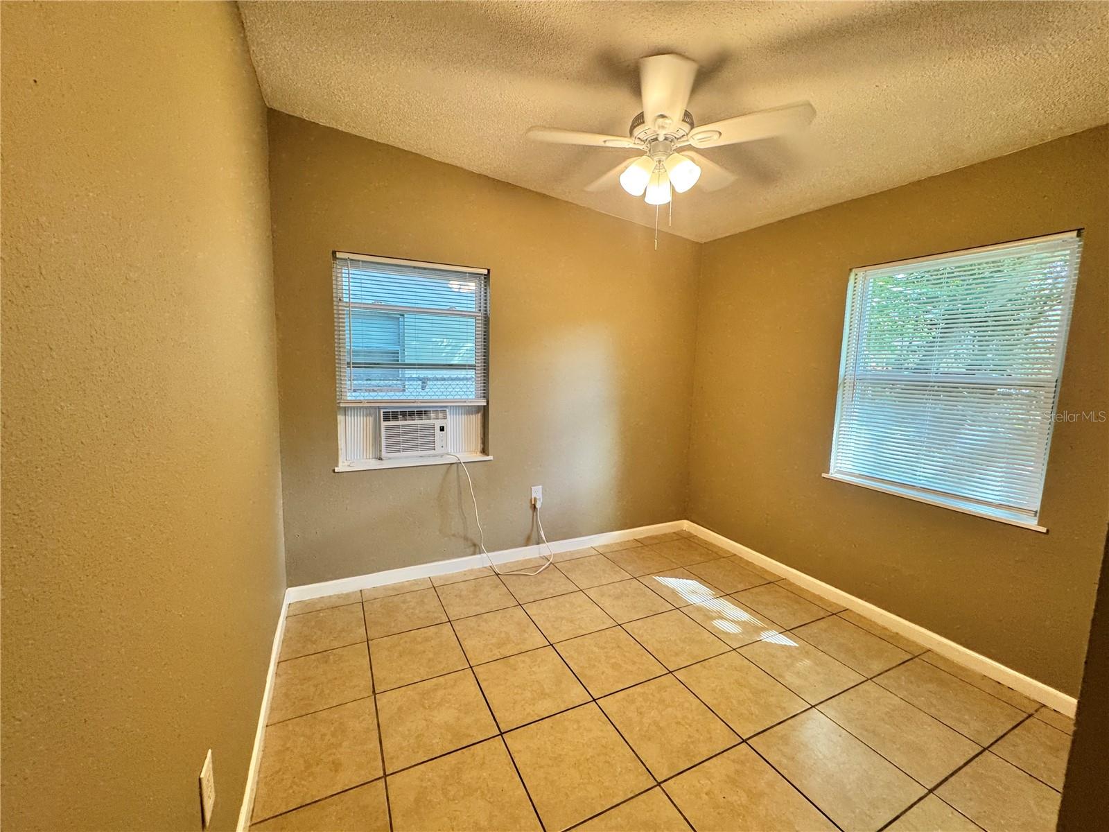 607 Danvers St Property Photo 10