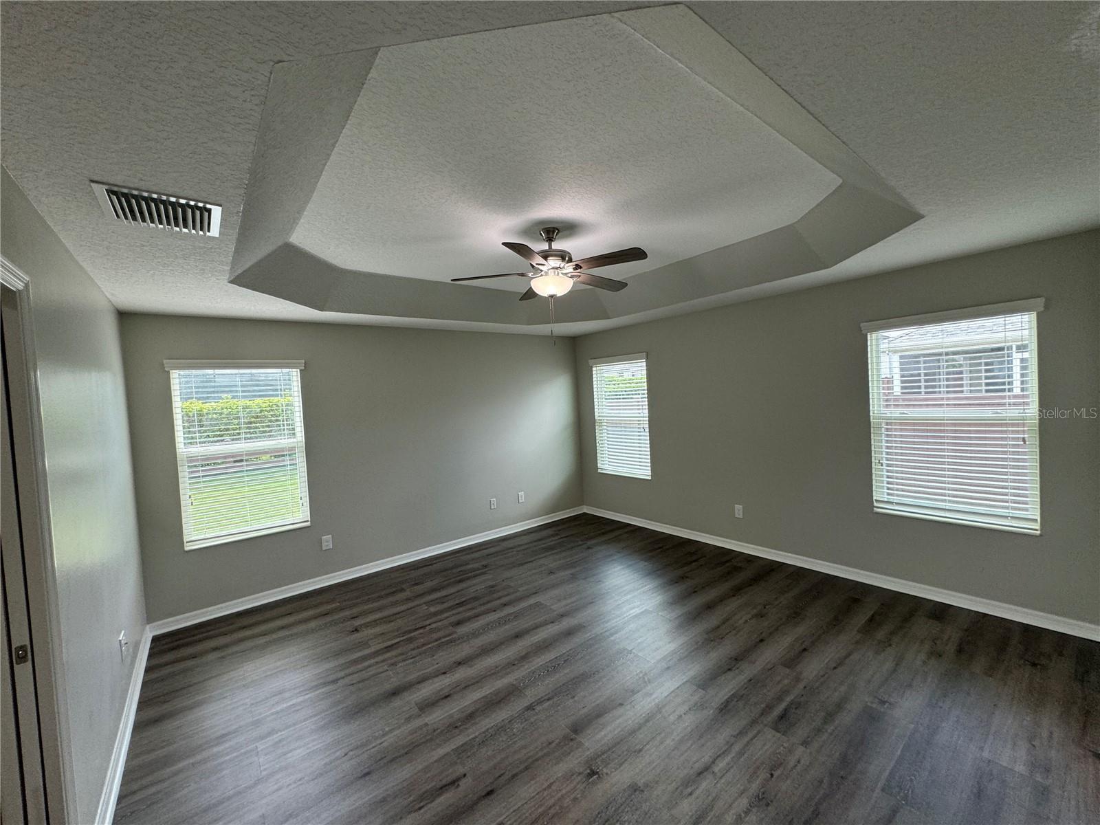 11221 Hess Way Property Photo 4