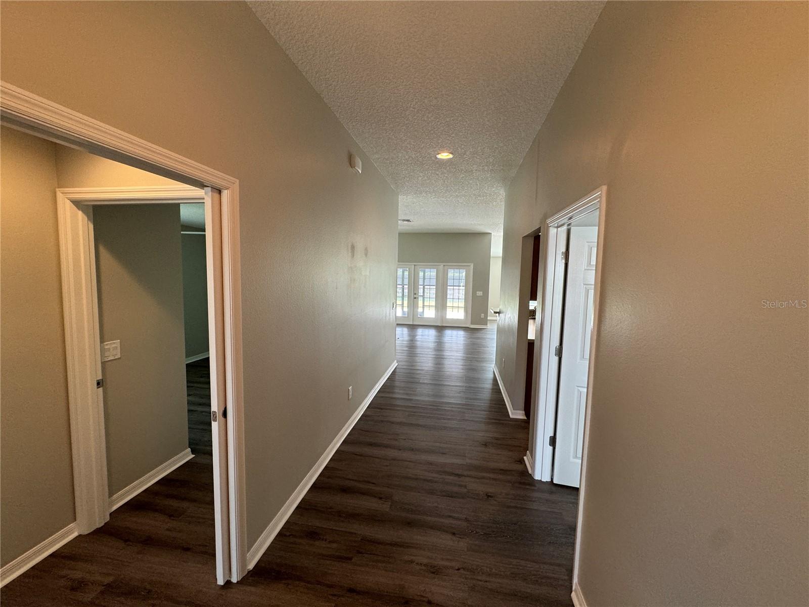 11221 Hess Way Property Photo 5
