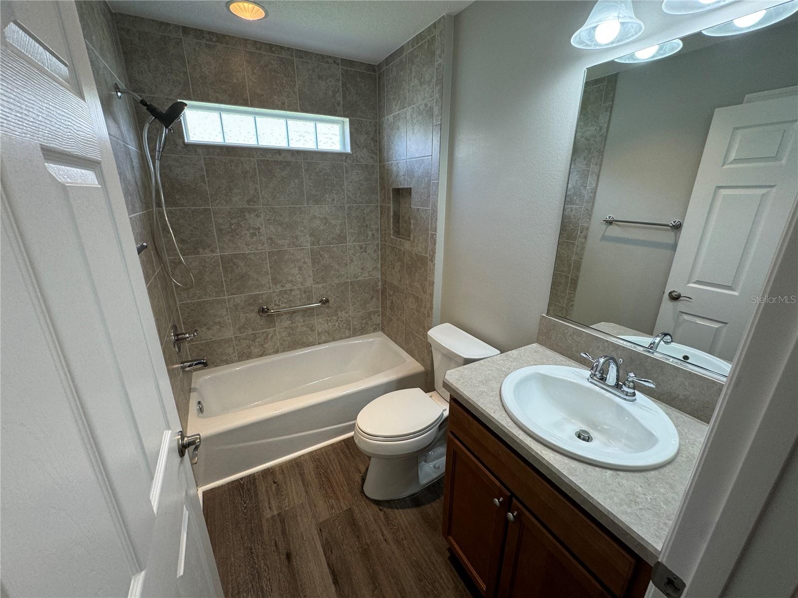 11221 Hess Way Property Photo 9