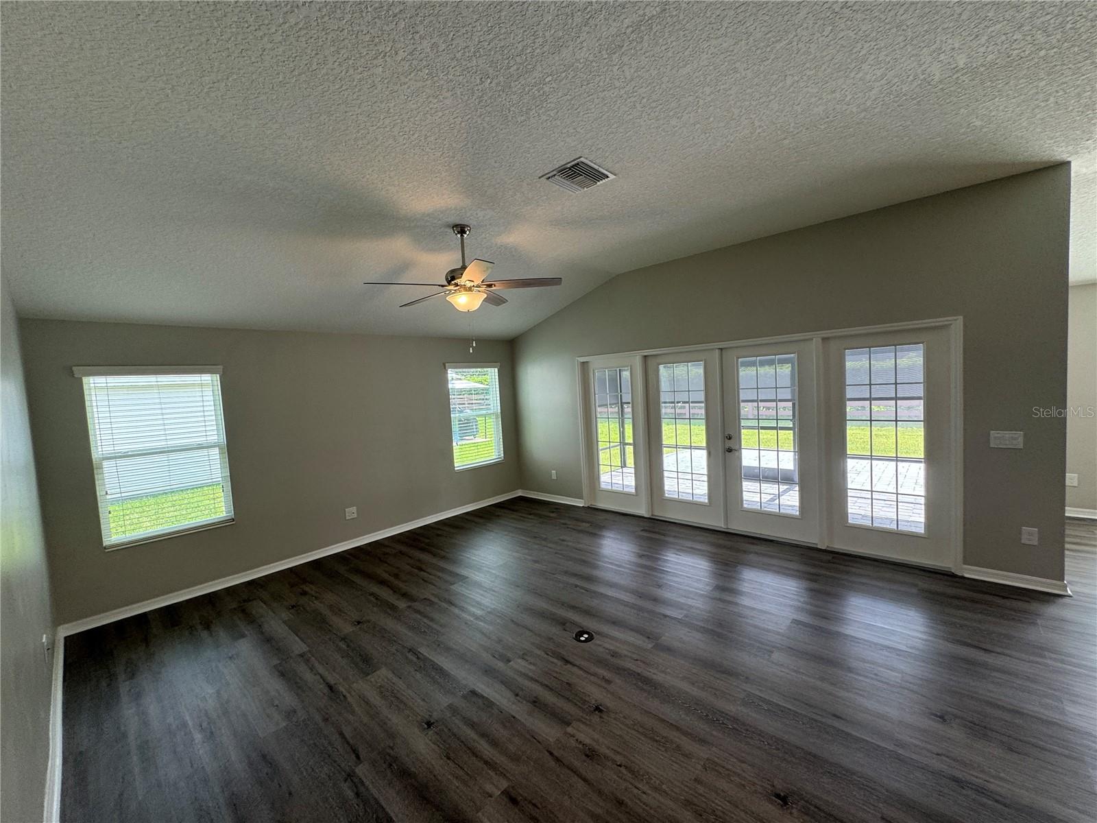 11221 Hess Way Property Photo 10