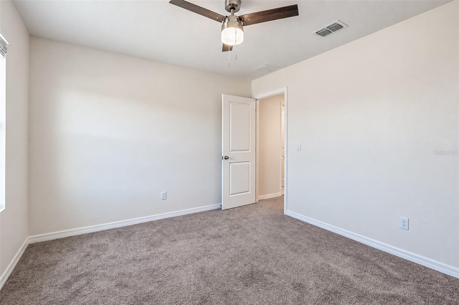 585 Black Eagle Dr Property Photo 45