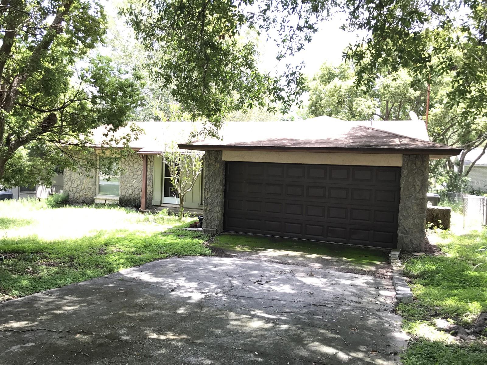 241 Edgewood Dr Property Photo 1