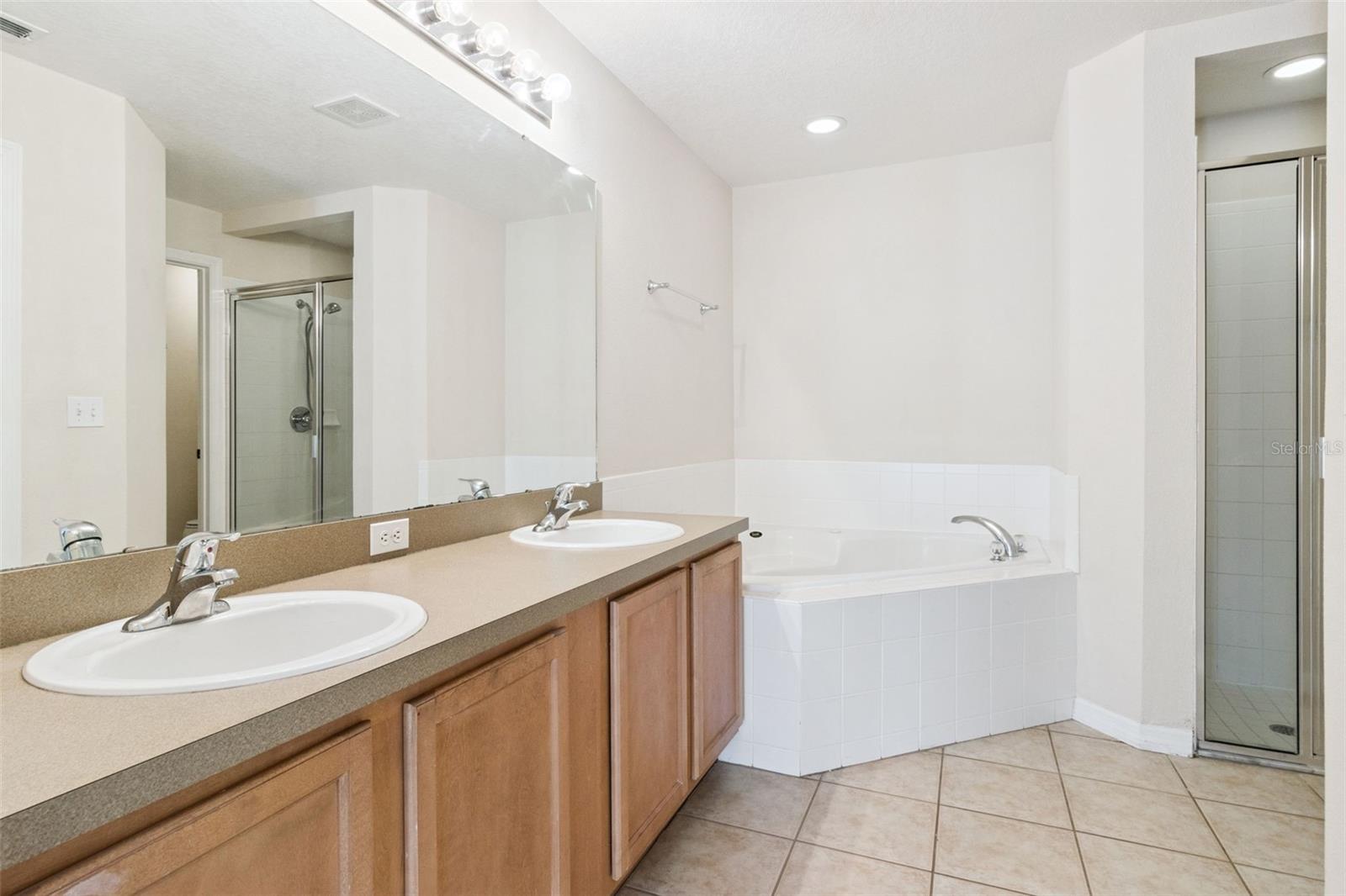 552 Hatchwood Dr Property Photo 18