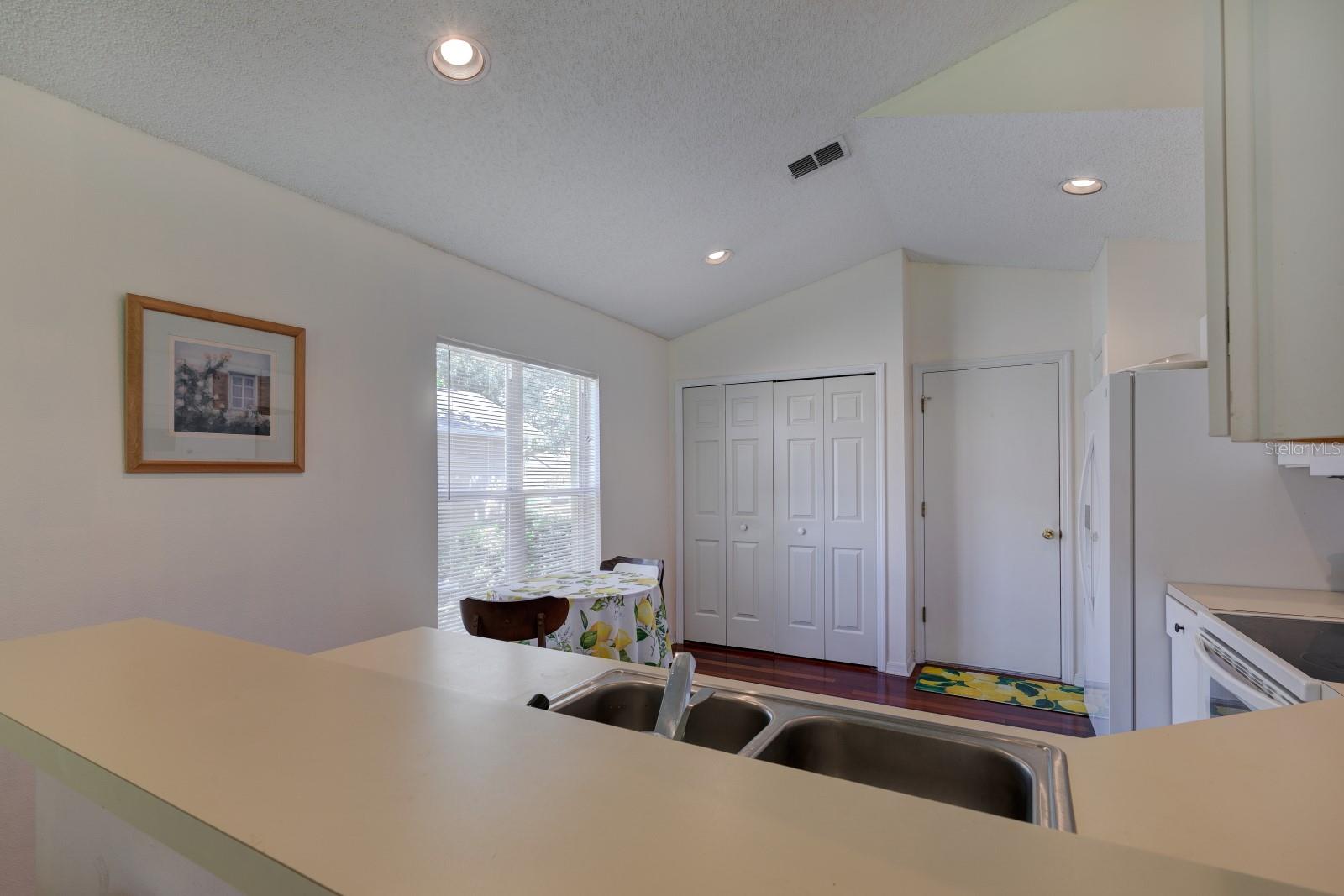 3005 Andover Ct Property Photo 14