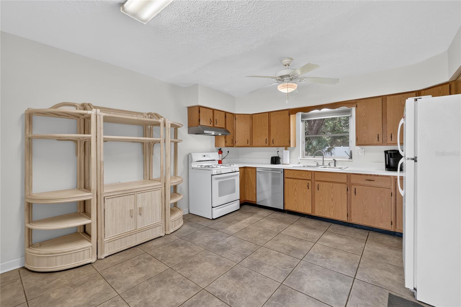 2329 Southland Rd Property Photo 11