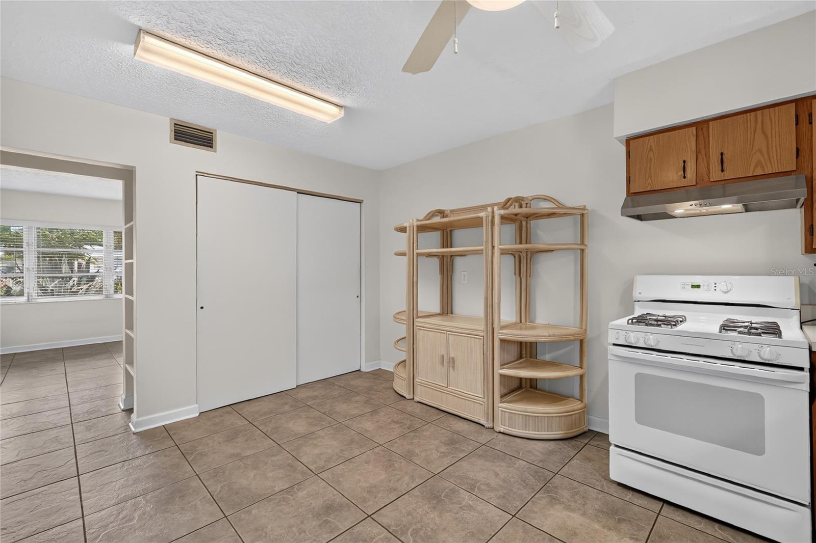 2329 Southland Rd Property Photo 14