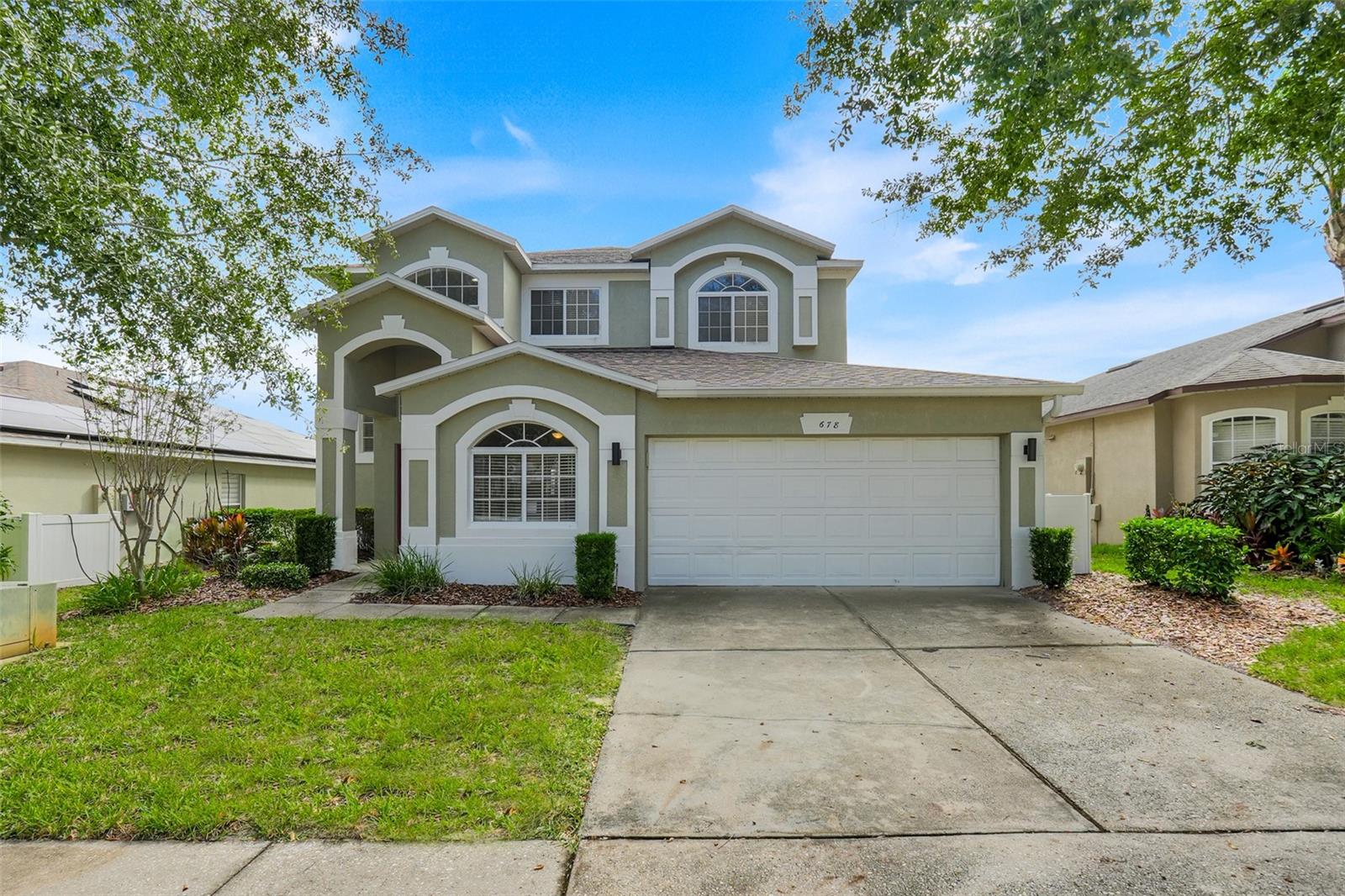 678 Henley Cir Property Photo 1