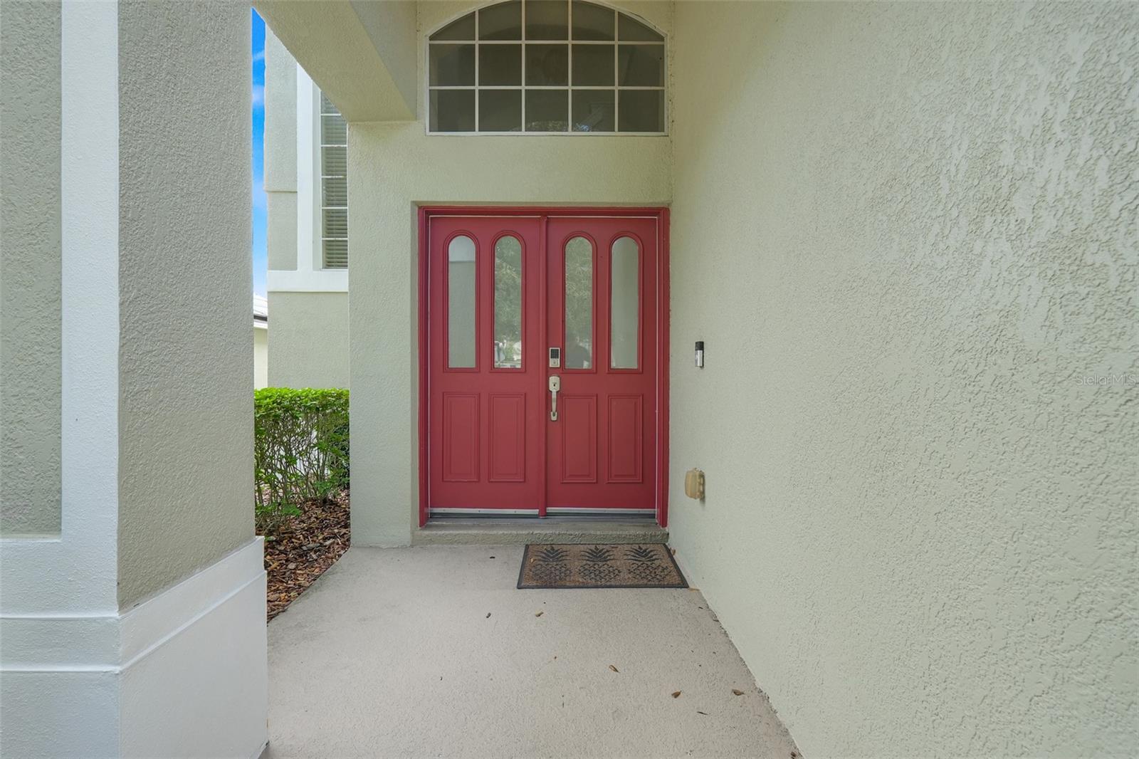 678 Henley Cir Property Photo 4