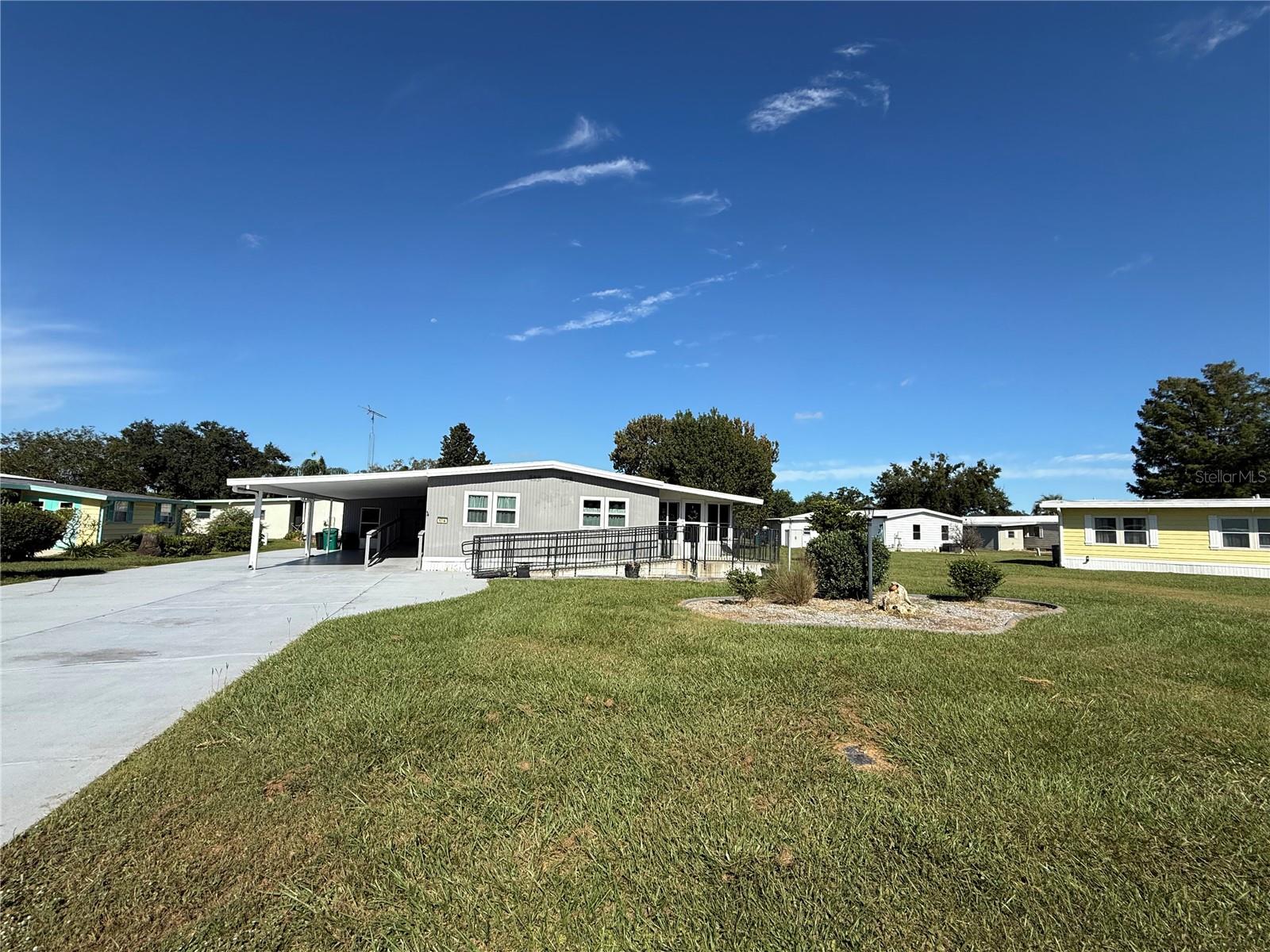 17 N Bobwhite Rd Property Photo 1