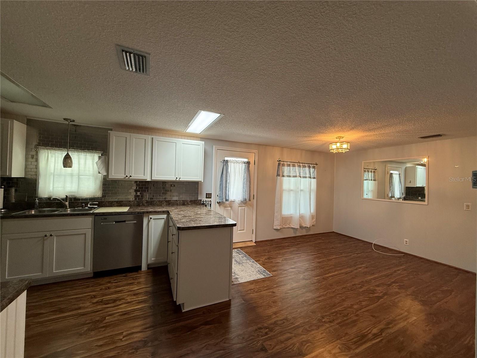 17 N Bobwhite Rd Property Photo 3