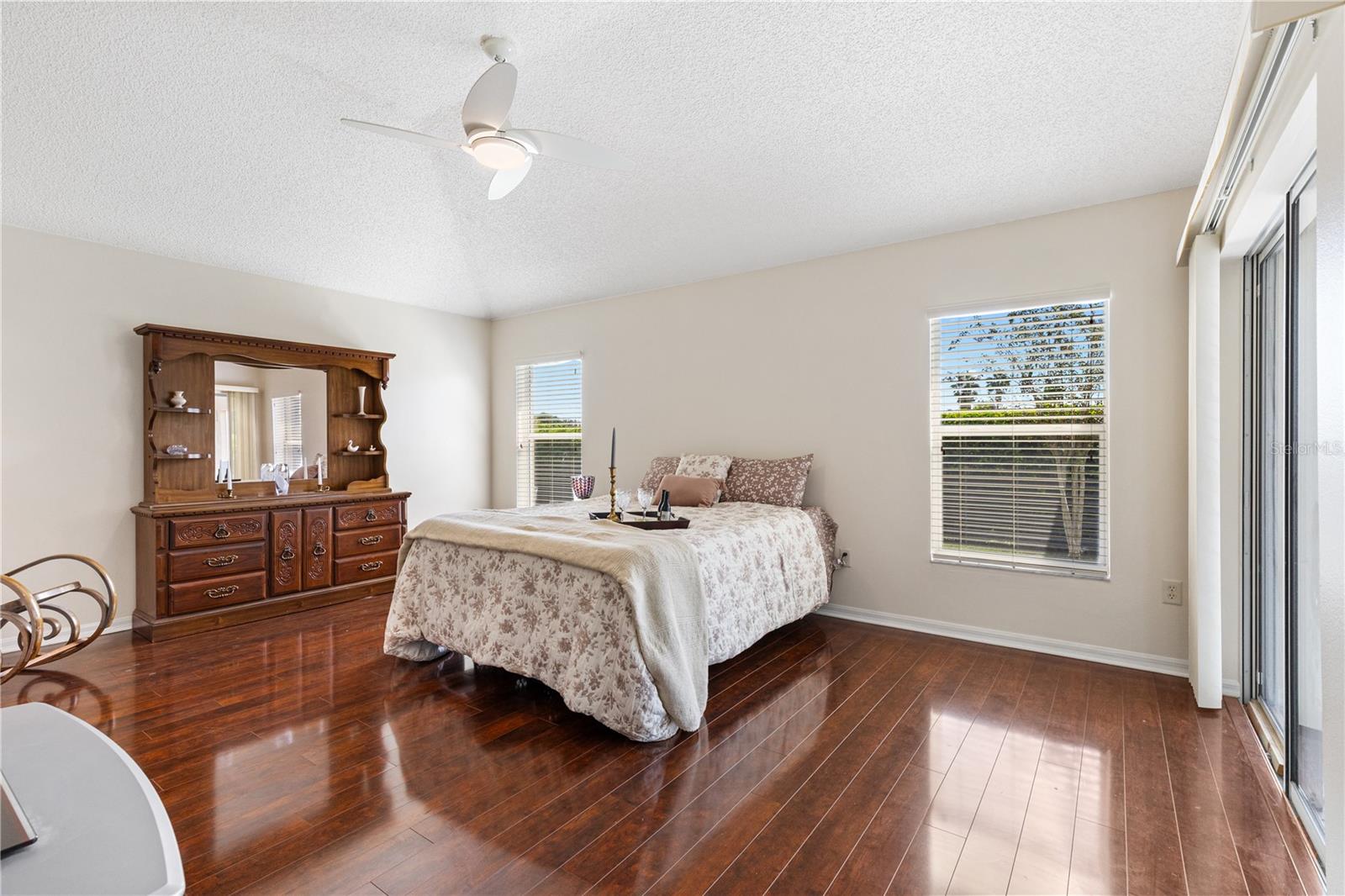 1318 Greenville Way Property Photo 14