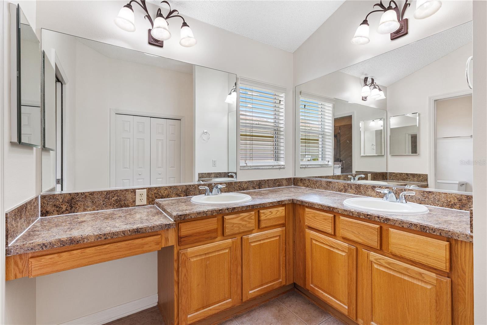 1318 Greenville Way Property Photo 17