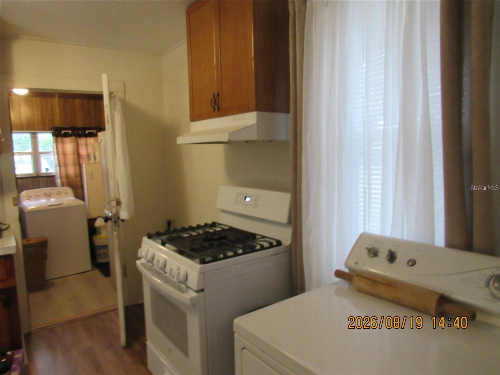 749 E Montrose St Property Photo 8