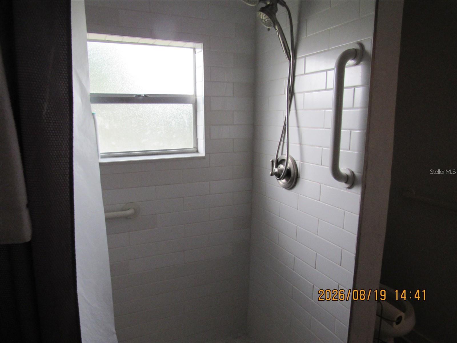 749 E Montrose St Property Photo 10