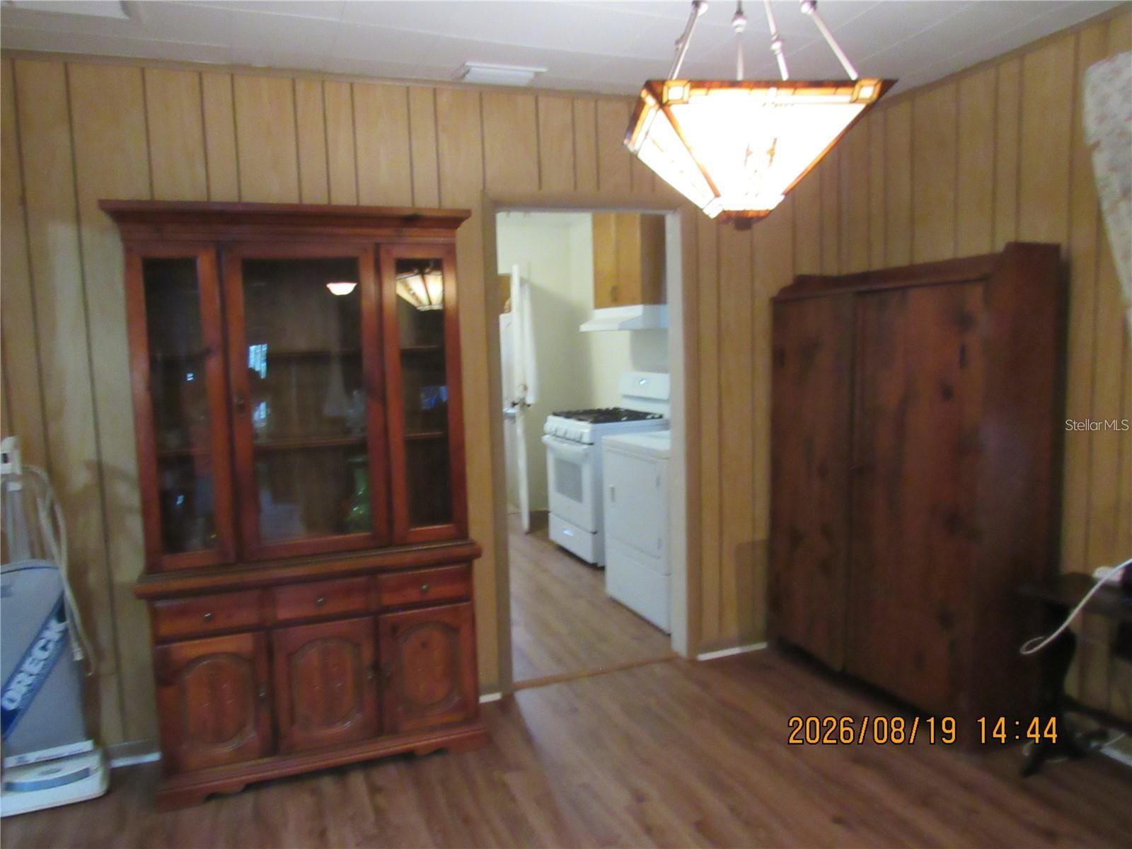 749 E Montrose St Property Photo 15