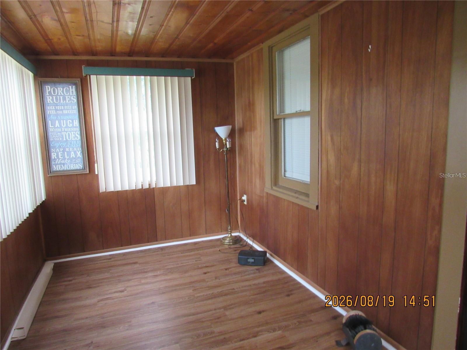 749 E Montrose St Property Photo 17
