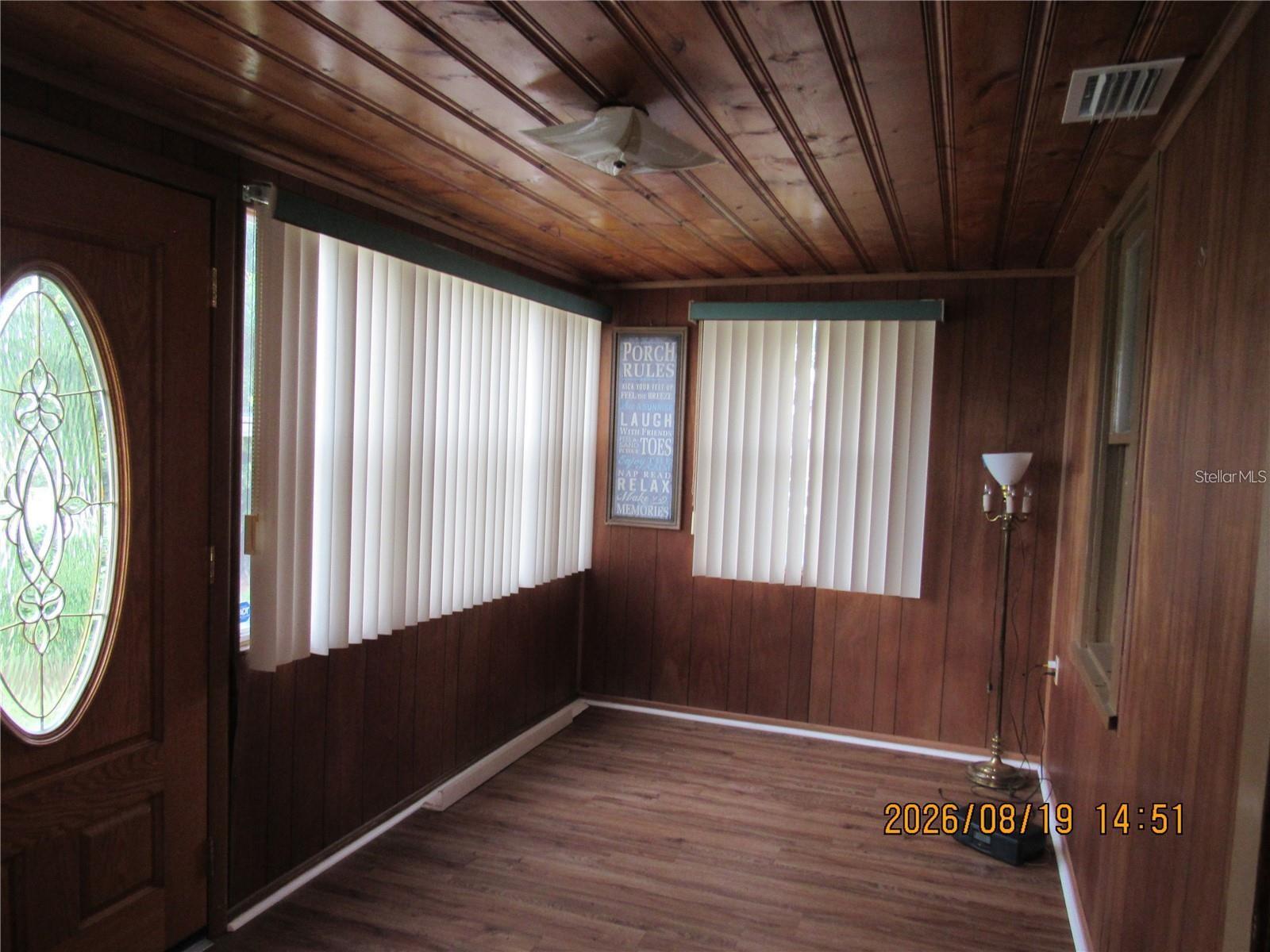749 E Montrose St Property Photo 18