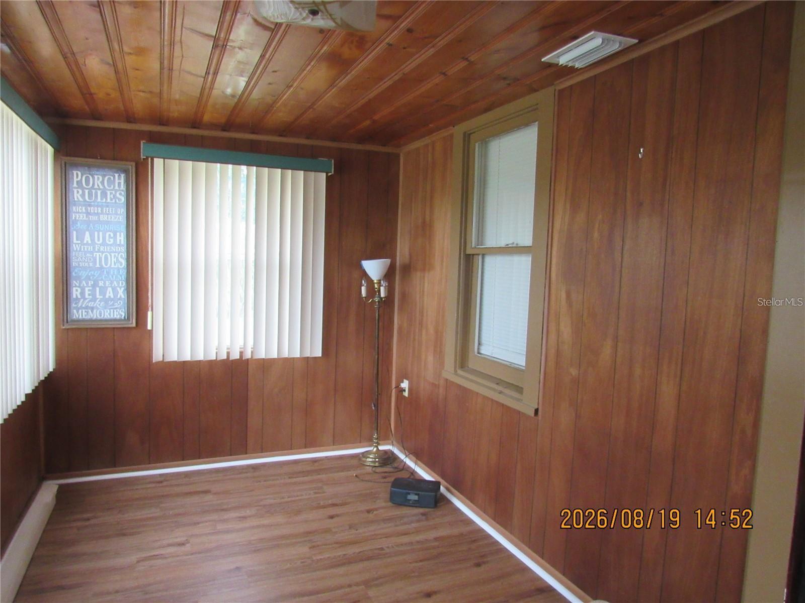 749 E Montrose St Property Photo 19