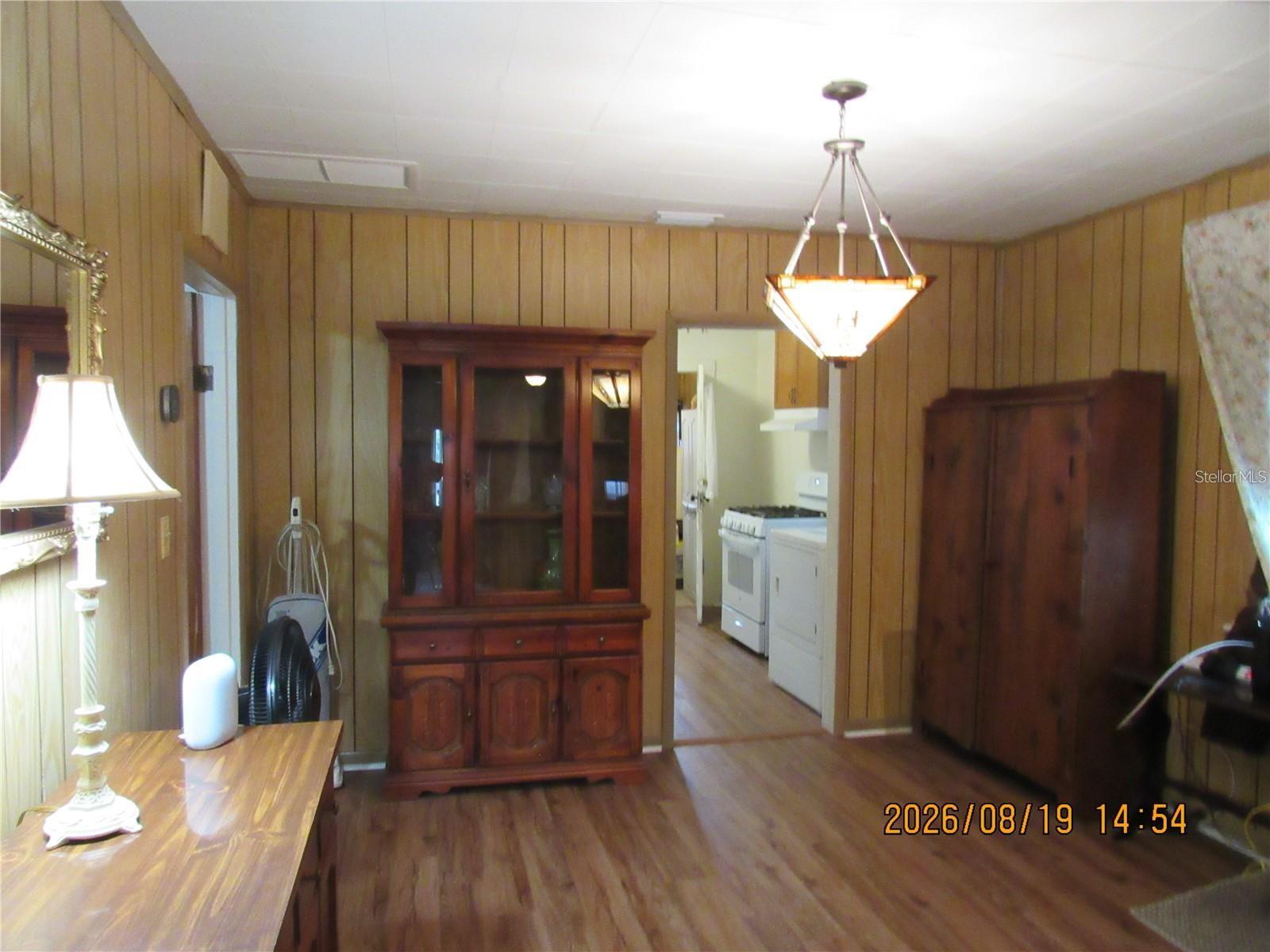 749 E Montrose St Property Photo 22