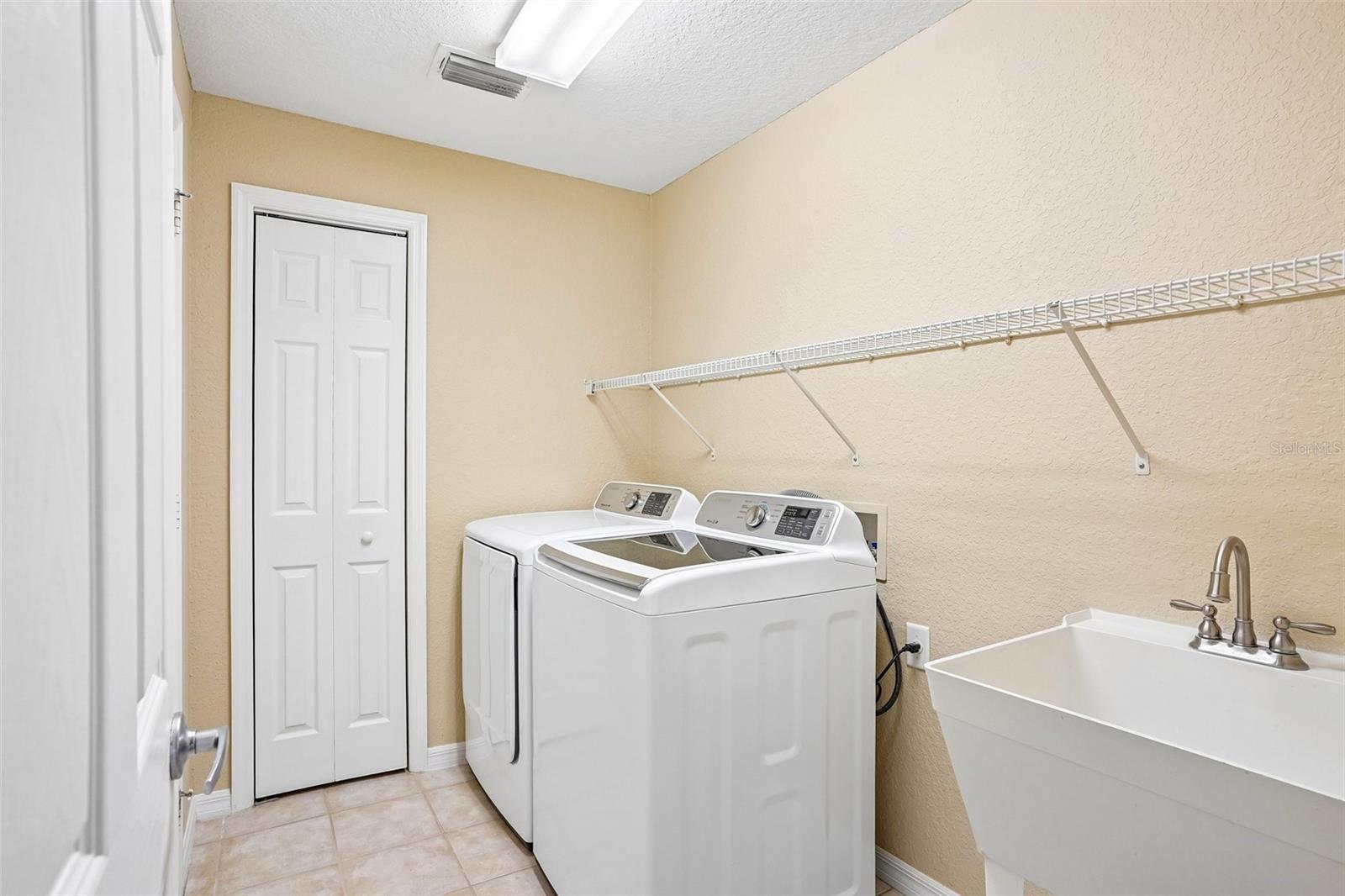 10150 Mainsail Dr Property Photo 37