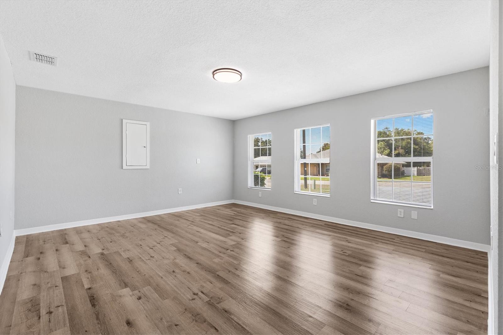 15715 Se 89th Ct Property Photo 6