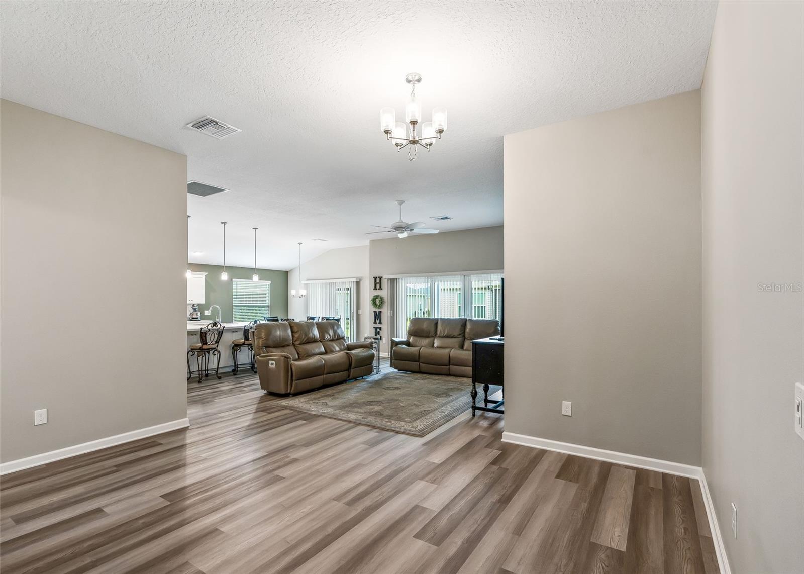 621 Cherry Creek Way Property Photo 5