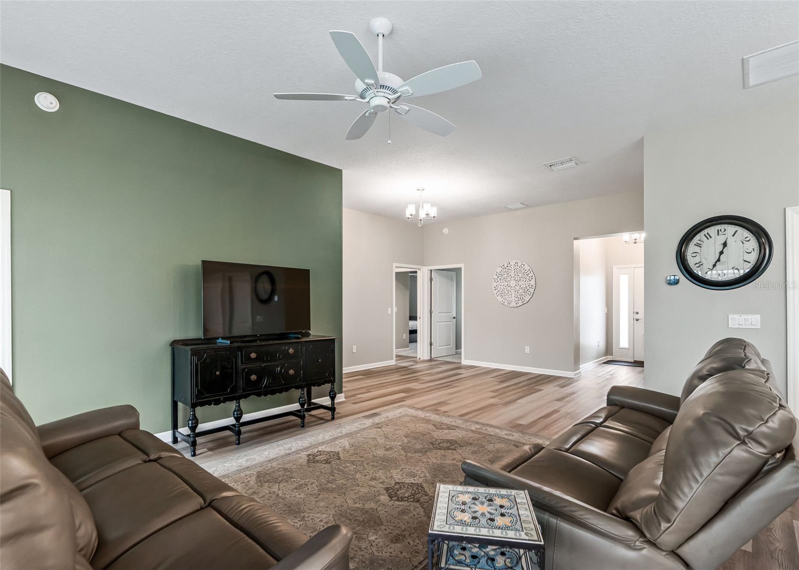 621 Cherry Creek Way Property Photo 9