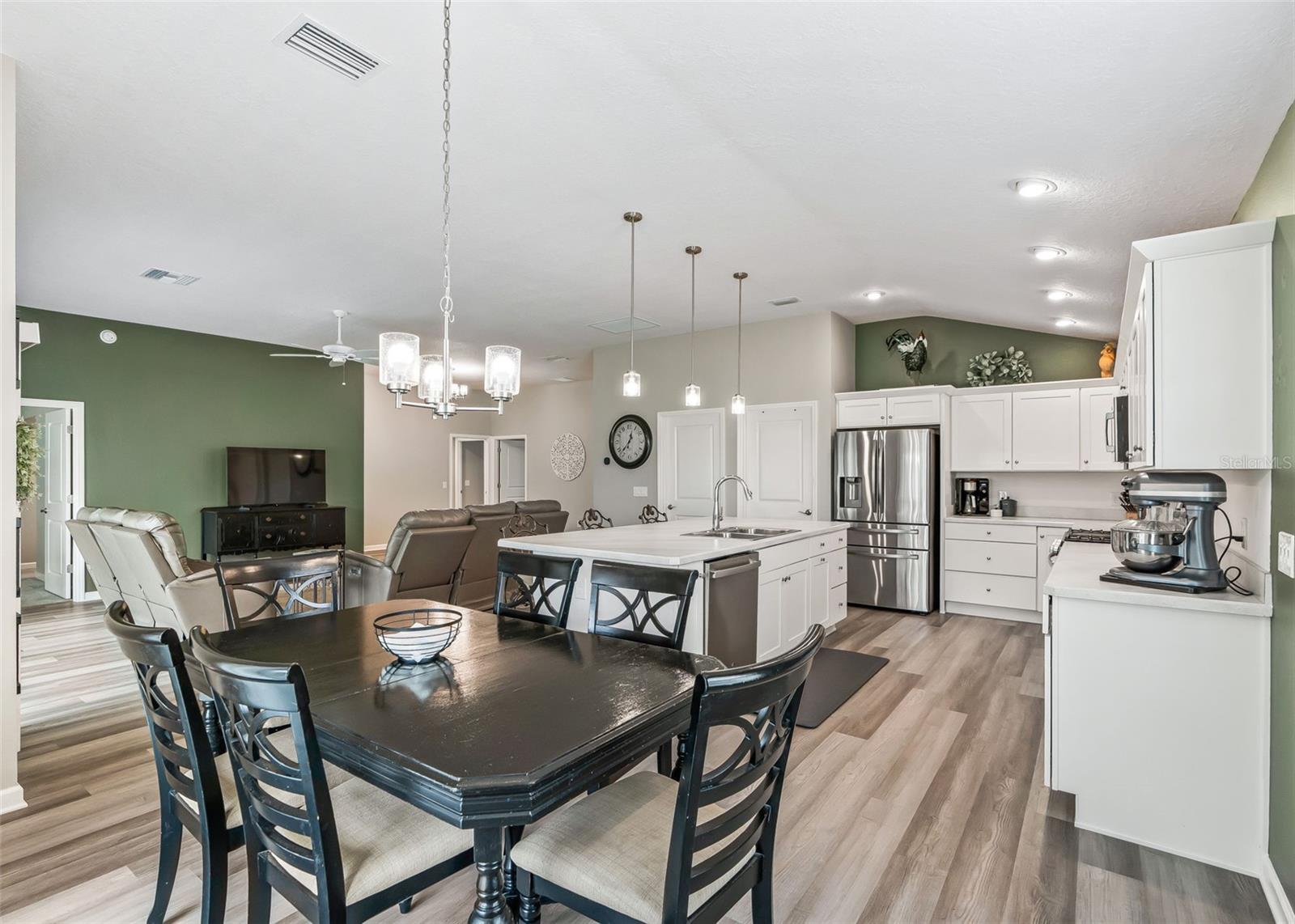 621 Cherry Creek Way Property Photo 14