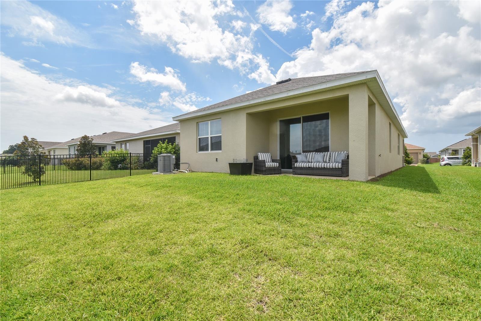 5553 Nw 40th Loop Property Photo 4