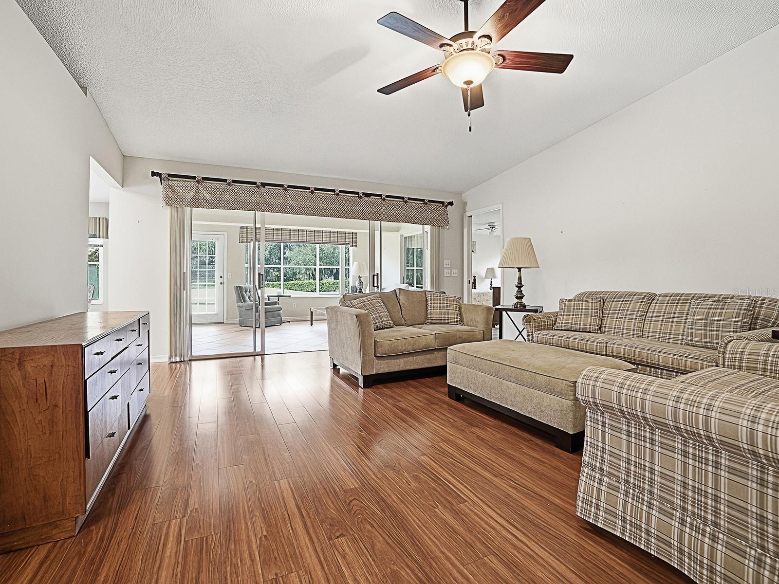 32543 Oak Park Dr Property Photo 12