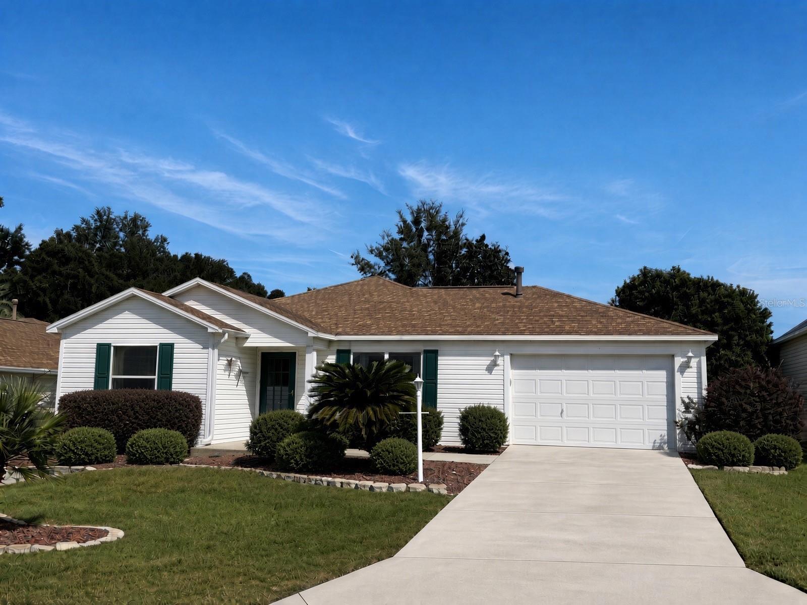 16870 SE 96TH CHAPELWOOD CIR Property Photo 1