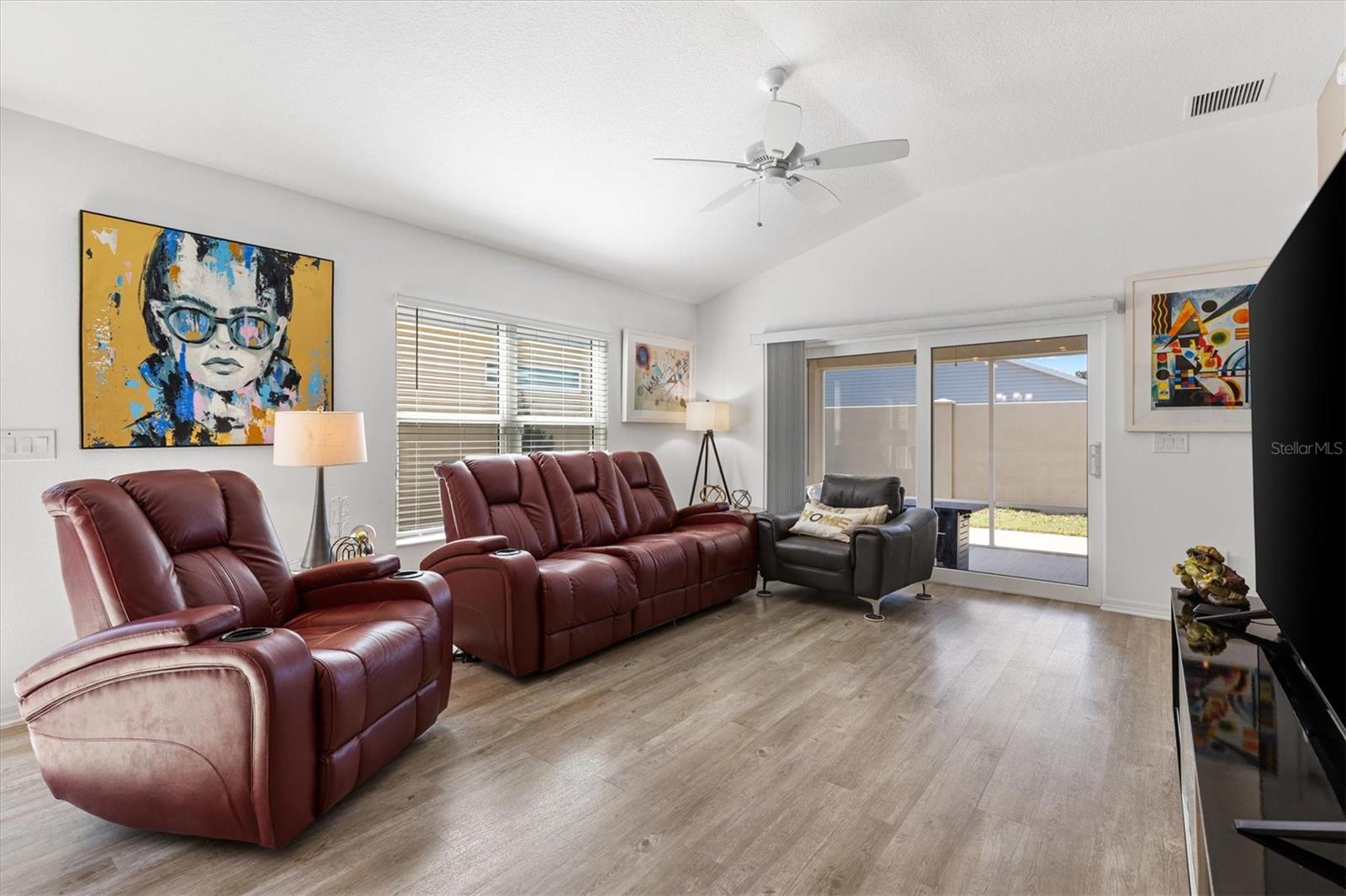 6094 Rodriguez Ln Property Photo 14
