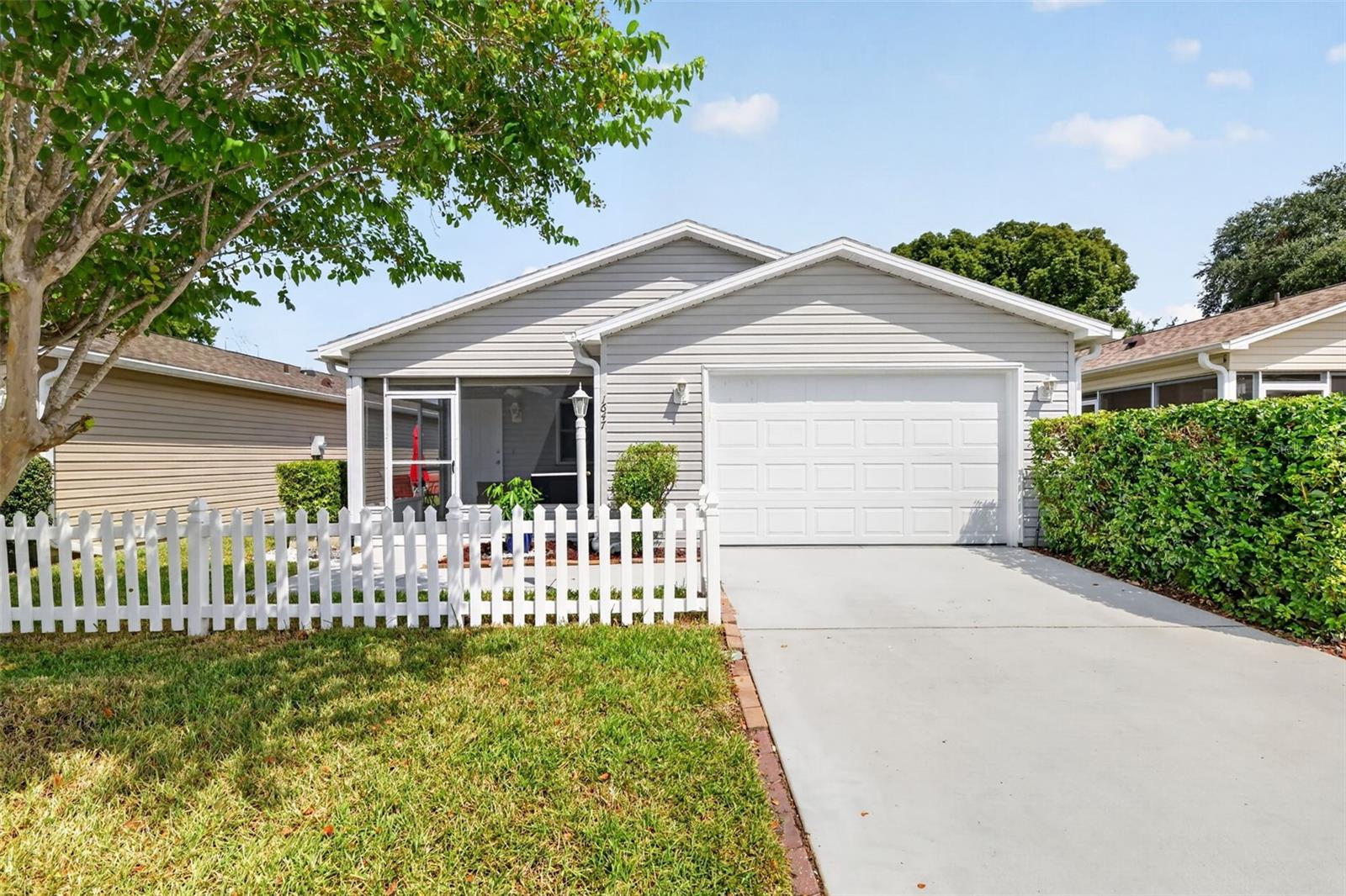 1647 DURAN DR Property Photo 1