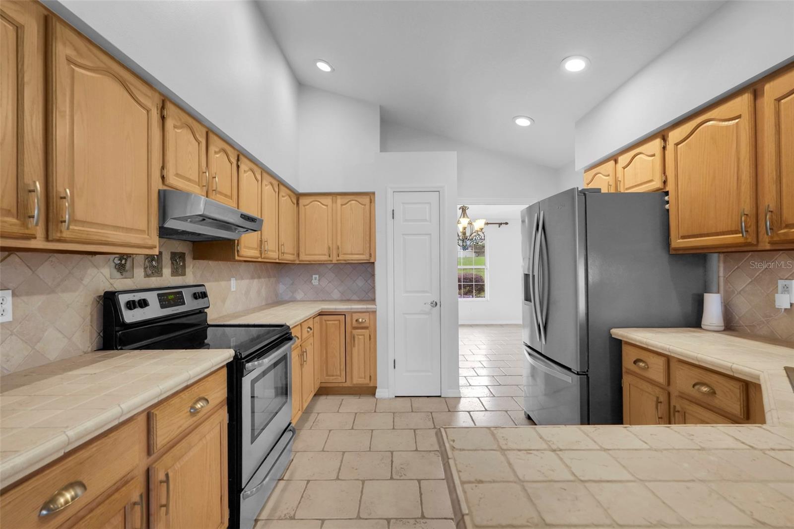 14747 Green Valley Blvd Property Photo 5