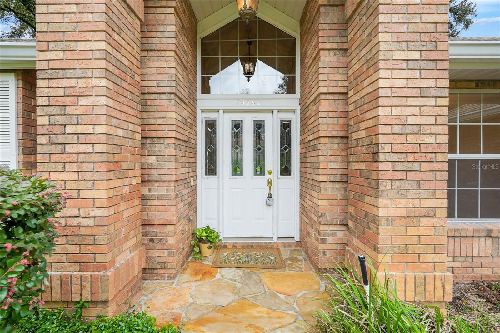 14747 Green Valley Blvd Property Photo 7