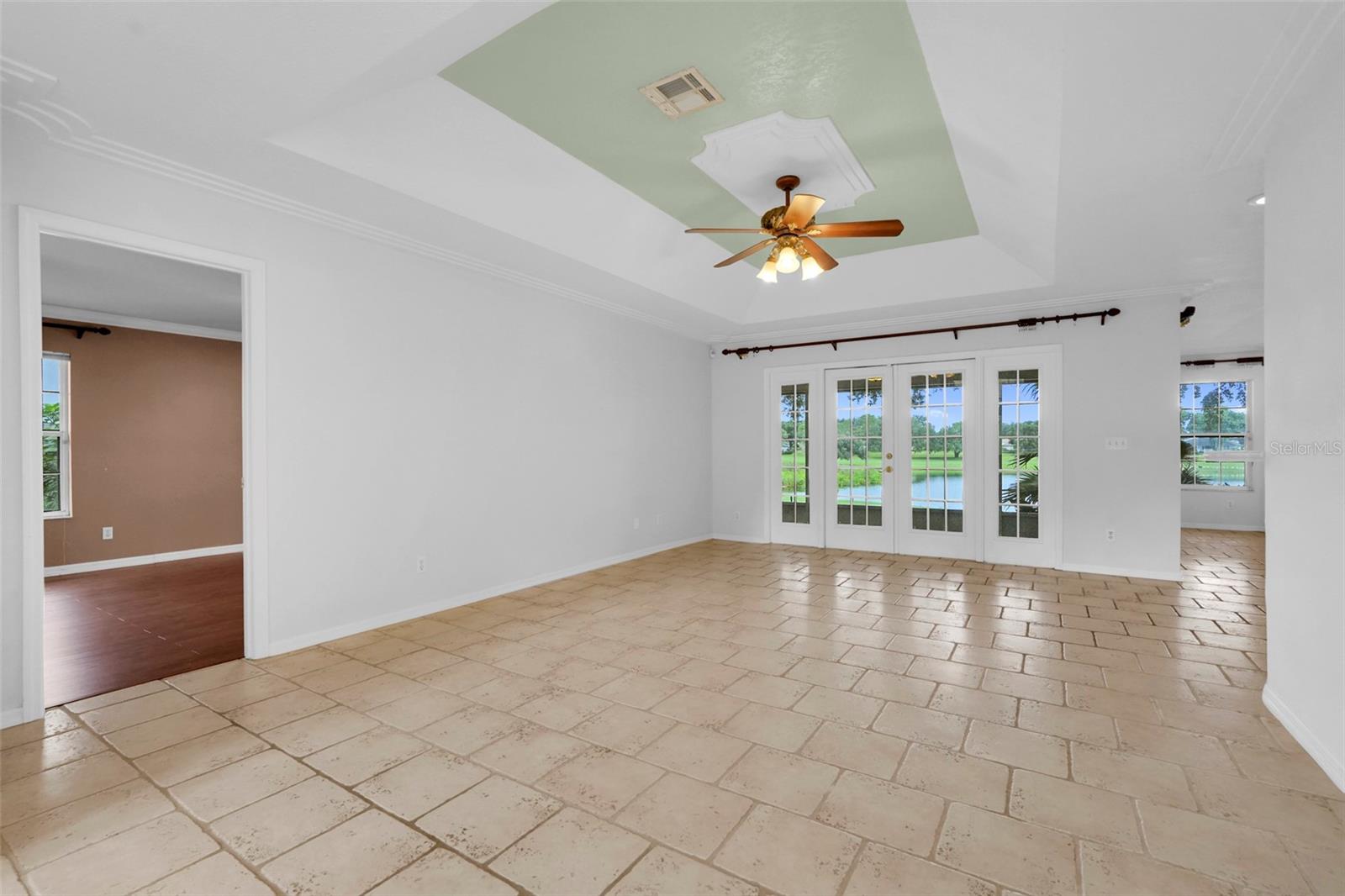 14747 Green Valley Blvd Property Photo 11