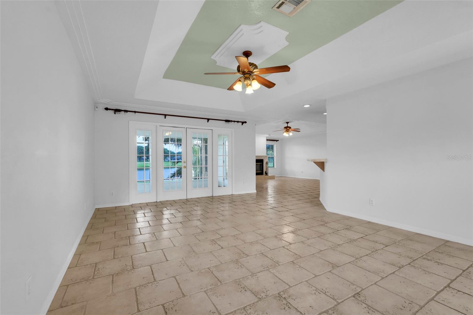 14747 Green Valley Blvd Property Photo 12