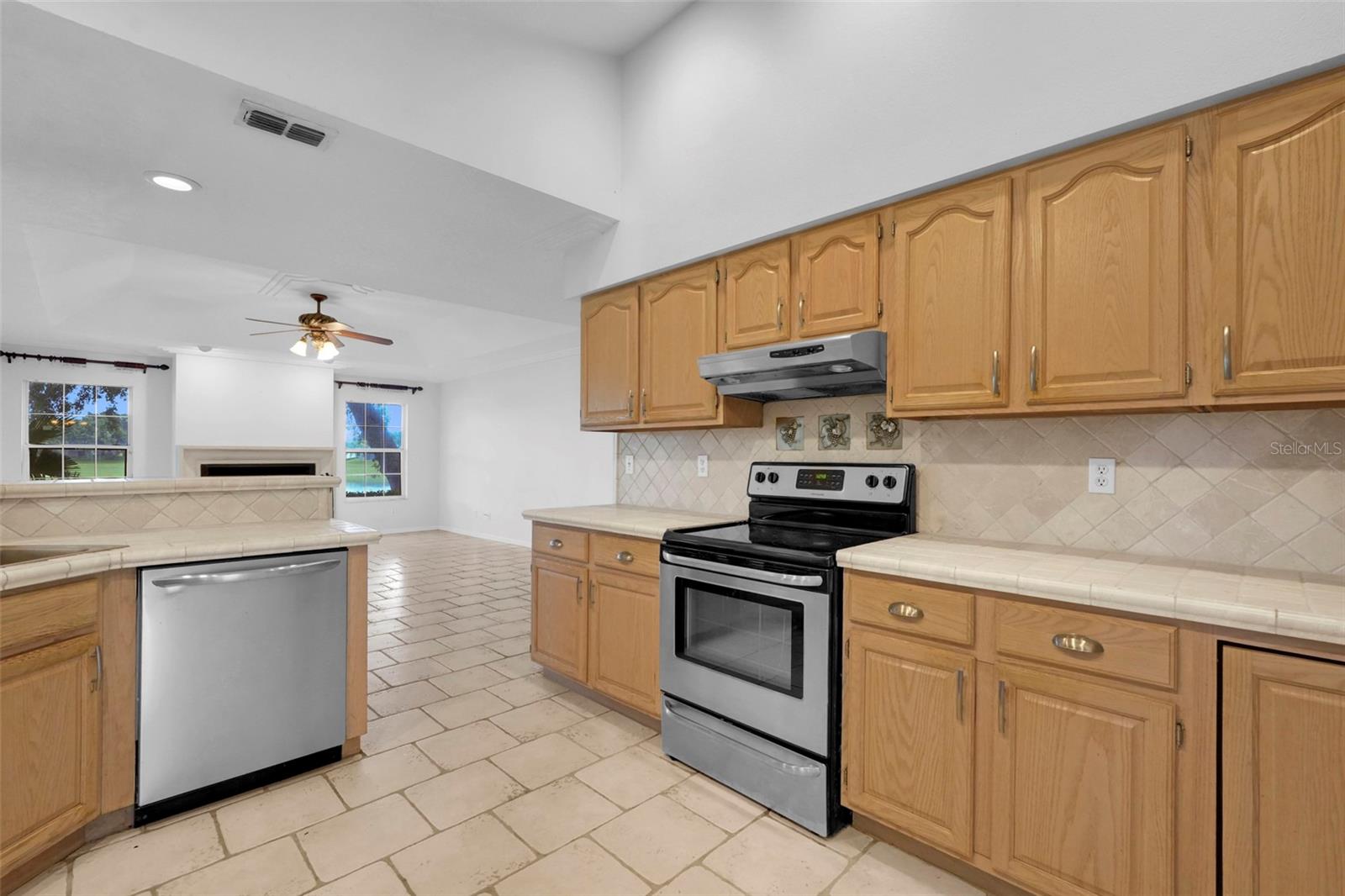 14747 Green Valley Blvd Property Photo 14