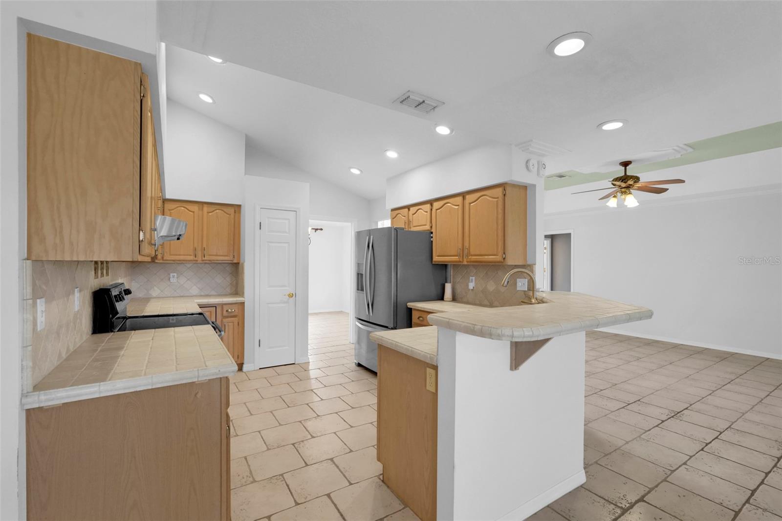 14747 Green Valley Blvd Property Photo 16