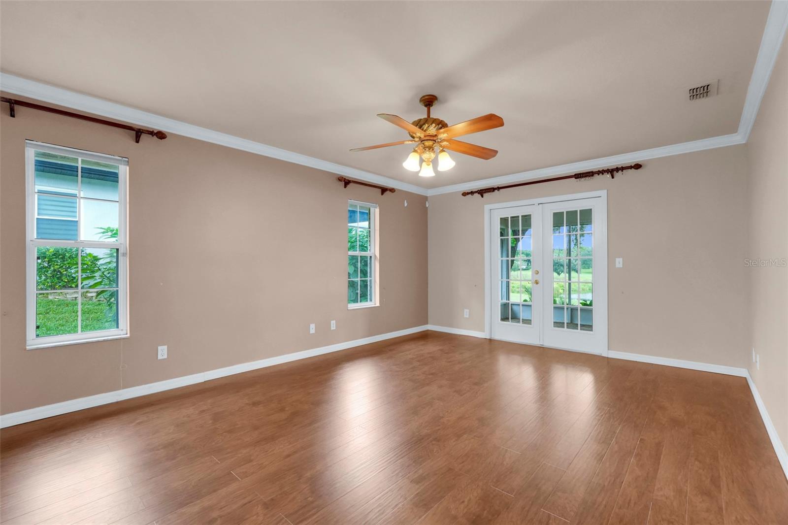 14747 Green Valley Blvd Property Photo 22