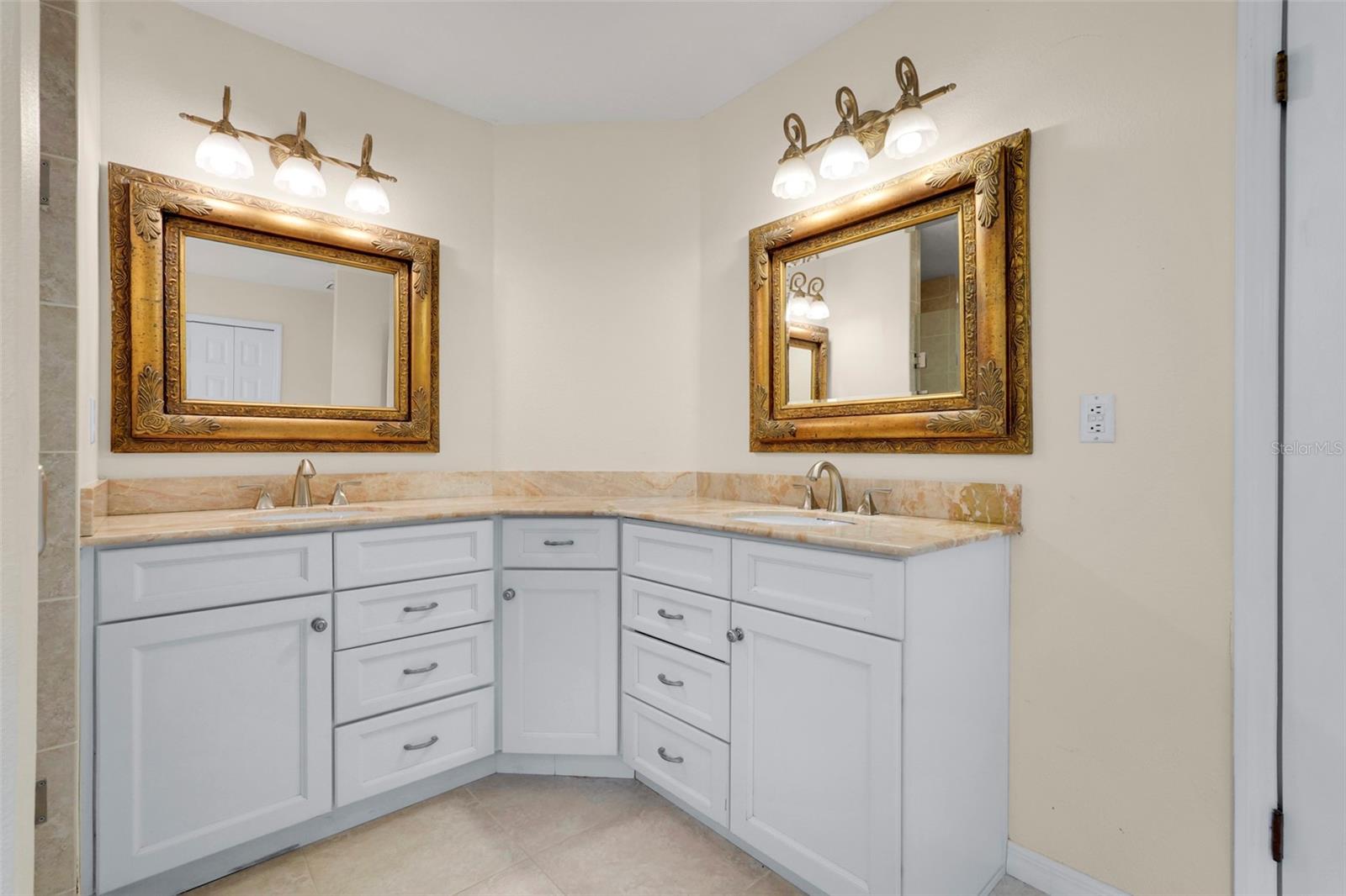 14747 Green Valley Blvd Property Photo 26
