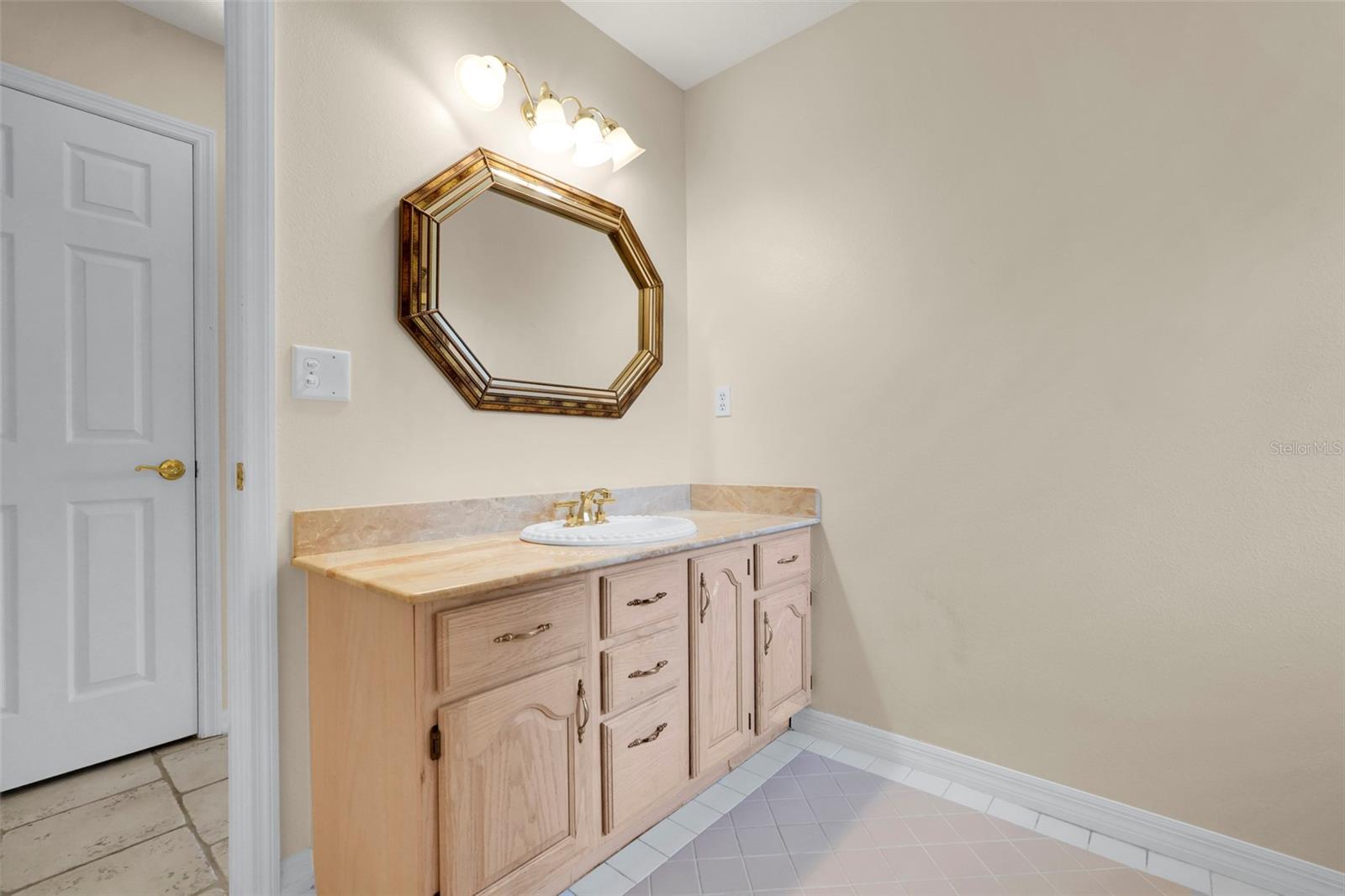 14747 Green Valley Blvd Property Photo 31