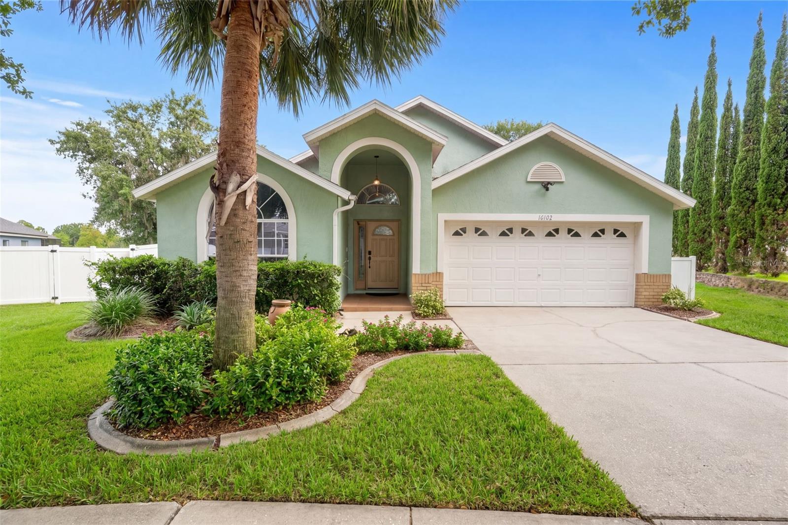 16102 MAGNOLIA HILL ST Property Photo 1
