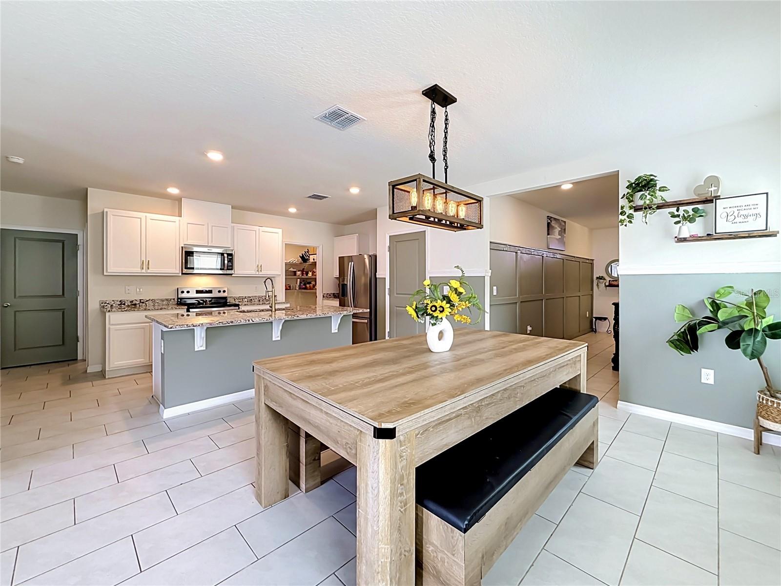 182 Amberwood Way Property Photo 8