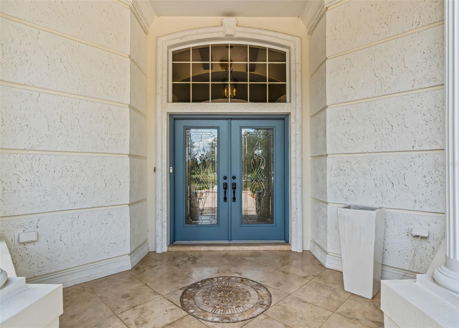 2917 Larranaga Dr Property Photo 4