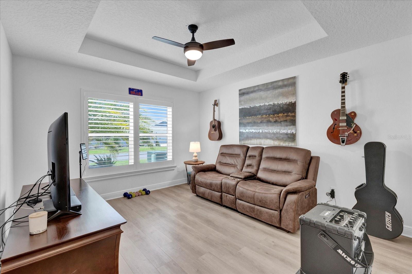1393 Kenneth St Property Photo 17
