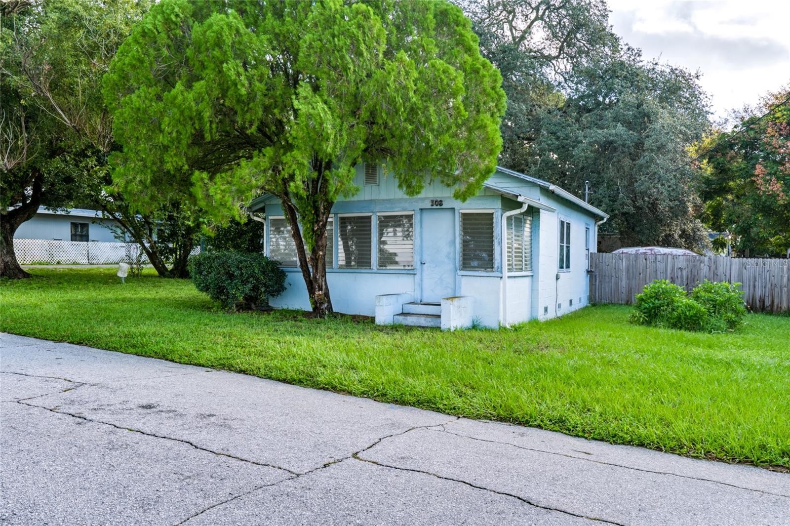 308 S Galena Ave Property Photo 1