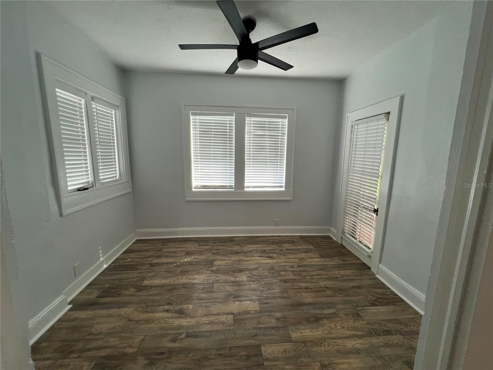 494 Brainard Ave Property Photo 10