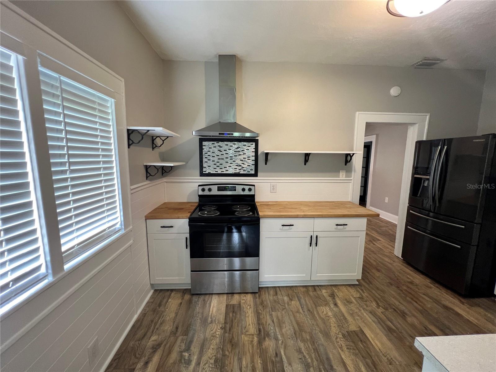 494 Brainard Ave Property Photo 19